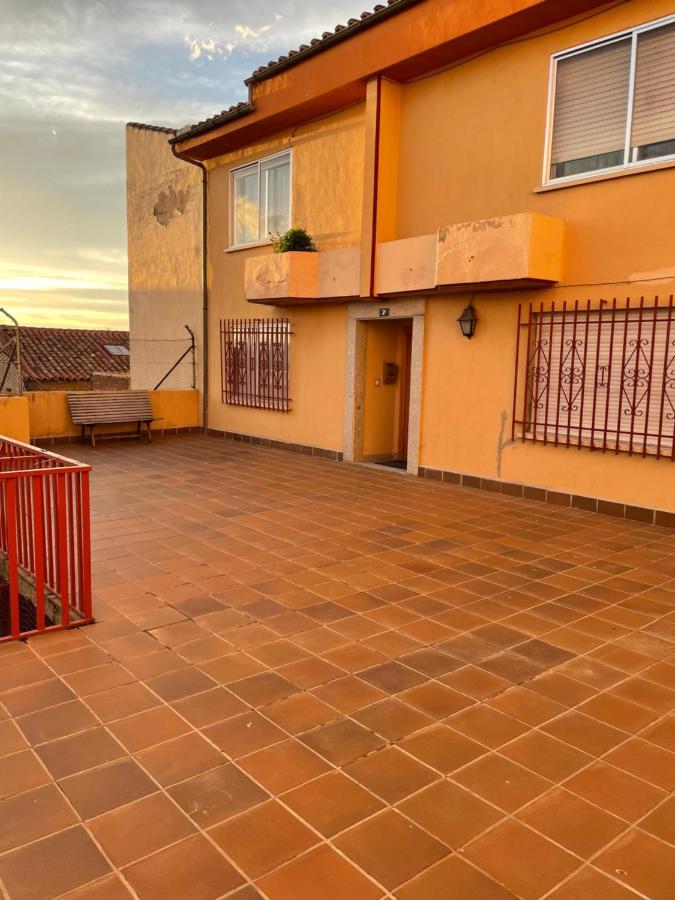 Apartamento Turistico Avila Vut Exterior photo